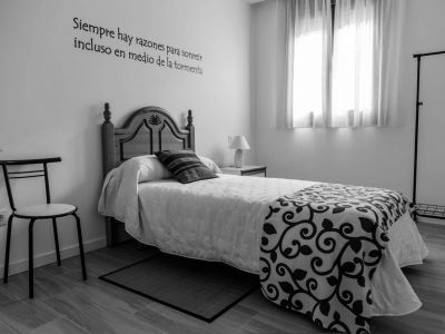 PISO ASISTENCIAL PARA 
FAMILIAS EN TRATAMIENTO O VIVIENDA SOLIDARIA